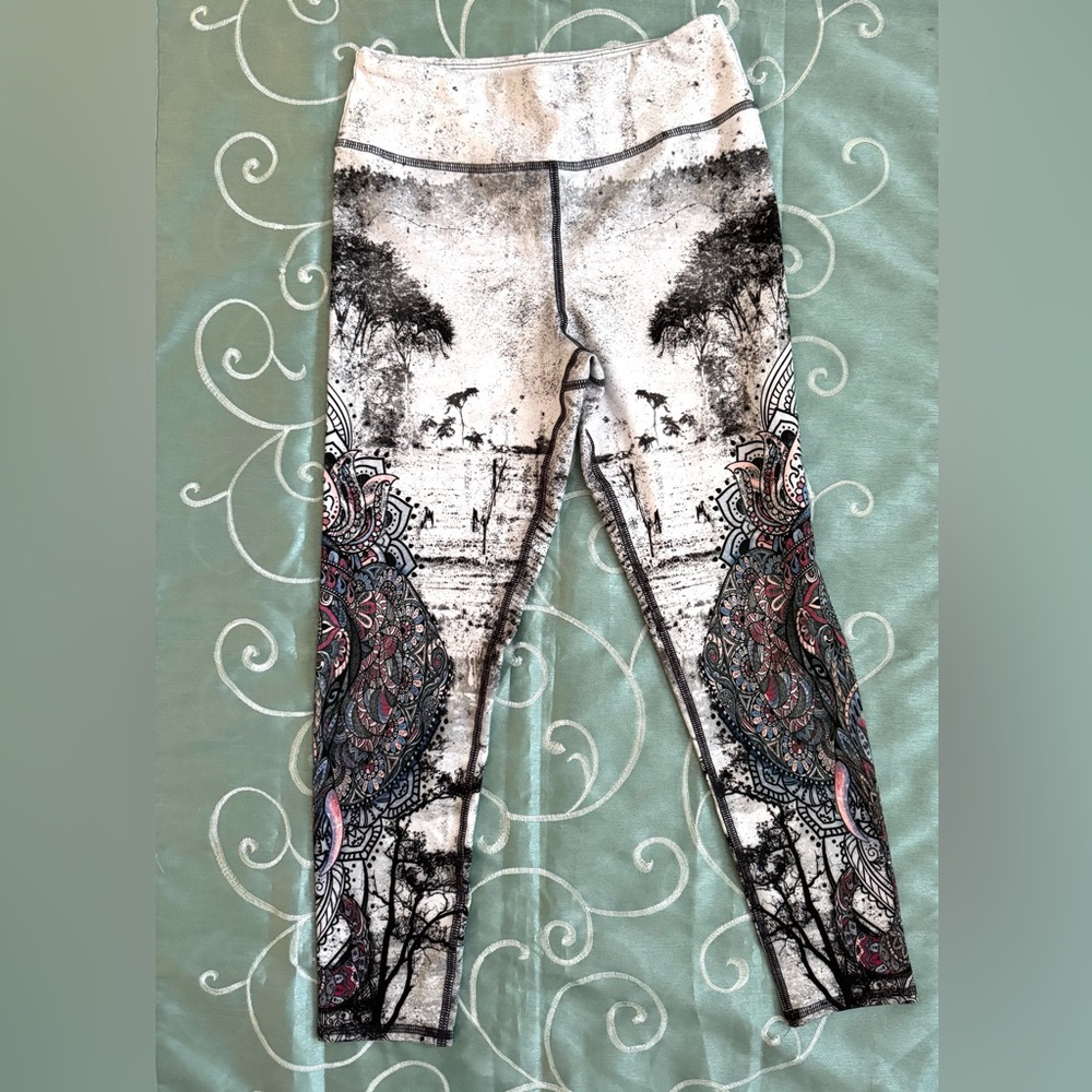 Evolution and Creation medium Leggings yoga pants with Artistic Print EUC